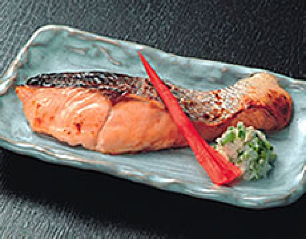 画像1: メジカ鮭の粕漬け (1)